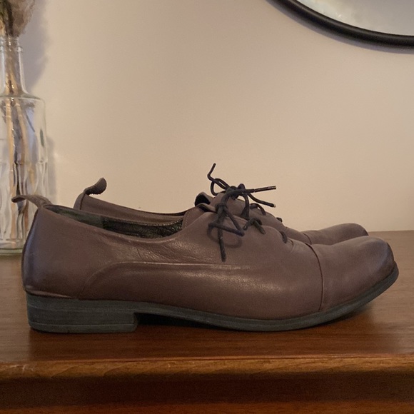 Size 9 women’s Bueno brown leather shoes - Picture 4 of 4